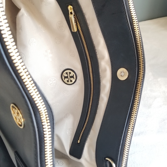 🌻SOLD🌻 Tory Burch Robinson Double Zip Handbag - Picture 16 of 16
